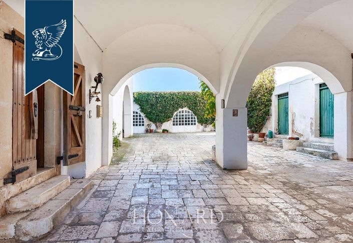 Image No.8-14 Bed Property for sale