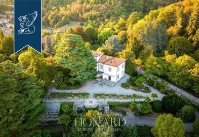 6 Bed Villa for sale