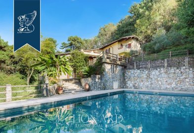 Villa de 5 chambres à vendre à Pietrasanta