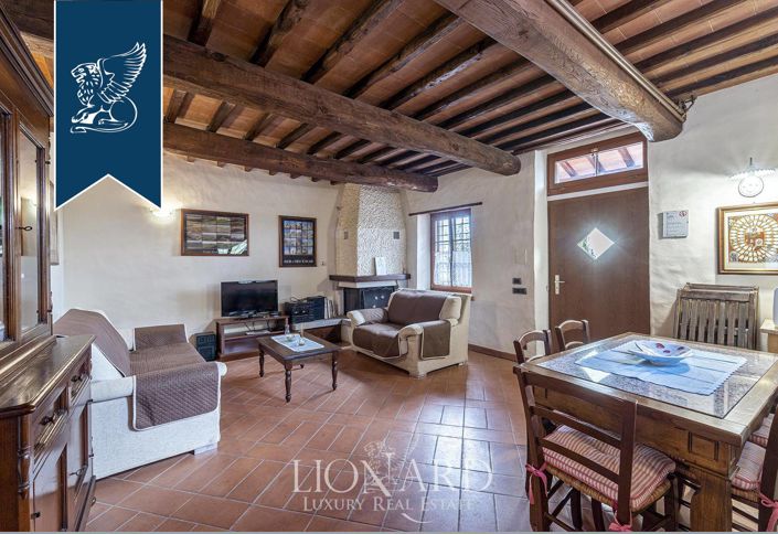 Image No.19-10 Bed Farmhouse for sale