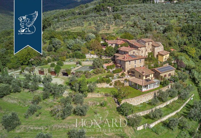 Image No.6-10 Bed Farmhouse for sale