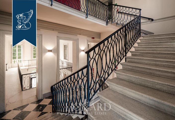 Image No.11-5 Bed Property for sale