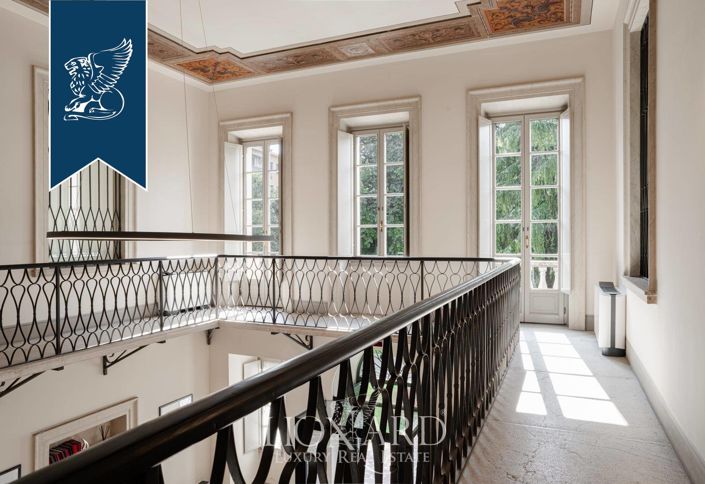 Image No.17-5 Bed Property for sale