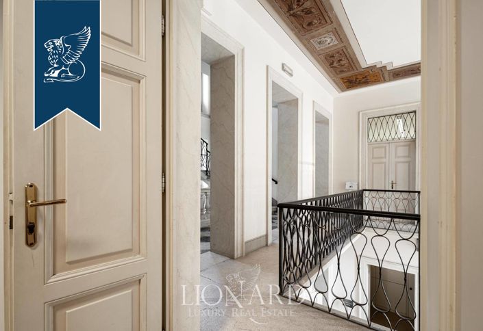 Image No.20-5 Bed Property for sale