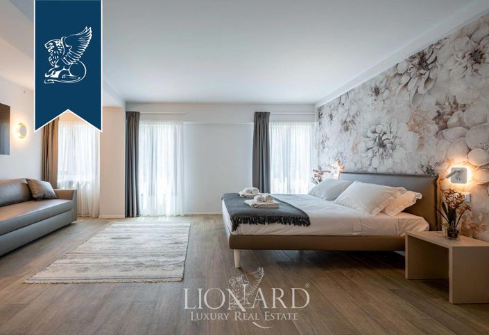 Image No.10-5 Bed Apartment for sale