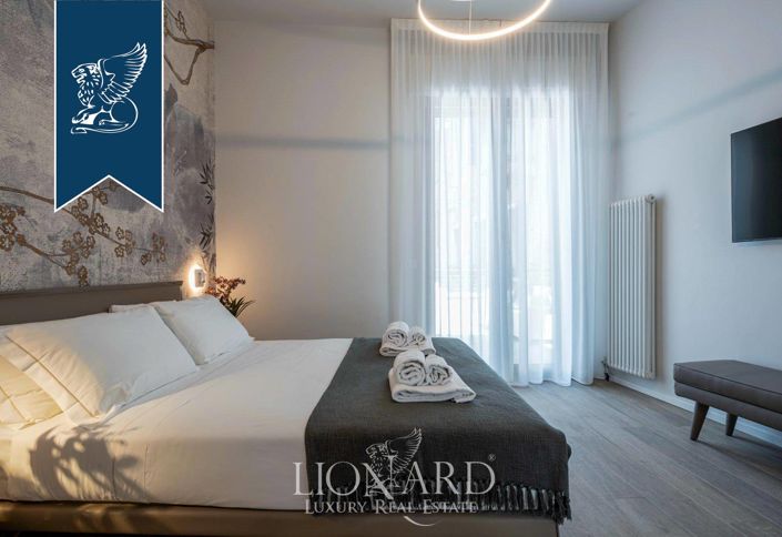 Image No.19-5 Bed Apartment for sale