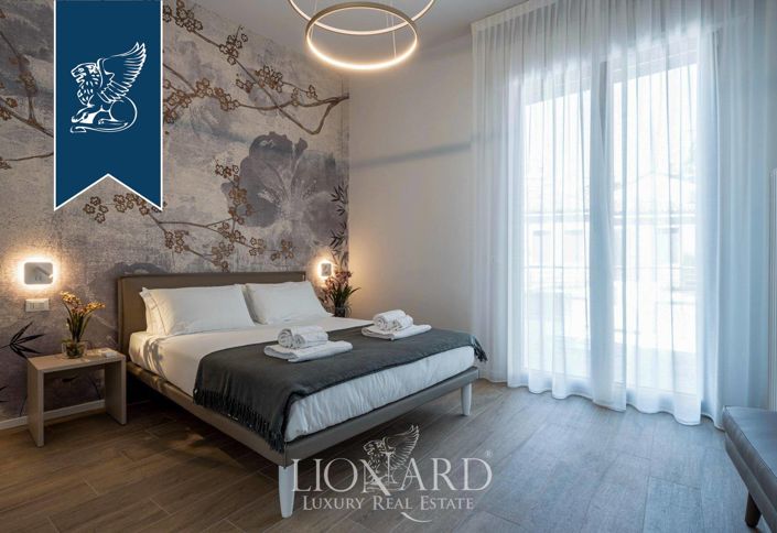 Image No.20-5 Bed Apartment for sale