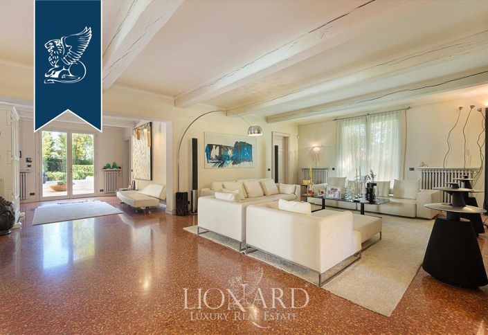 Image No.11-Villa de 7 chambres à vendre à Correggio