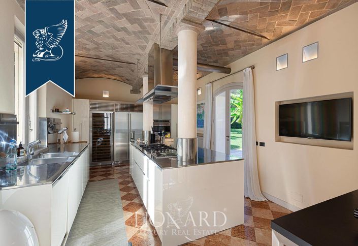 Image No.20-Villa de 7 chambres à vendre à Correggio