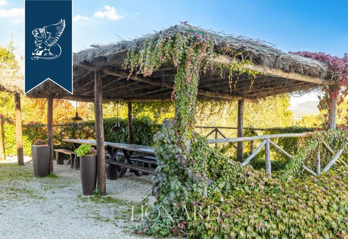 Image No.12-8 Bed Farmhouse for sale