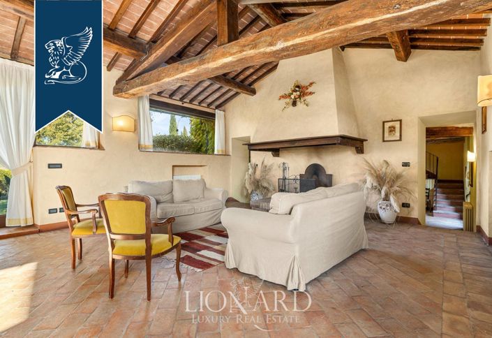 Image No.17-8 Bed Farmhouse for sale