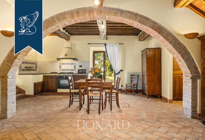 Image No.19-8 Bed Farmhouse for sale