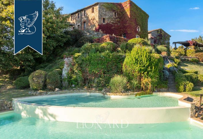 Image No.2-8 Bed Farmhouse for sale