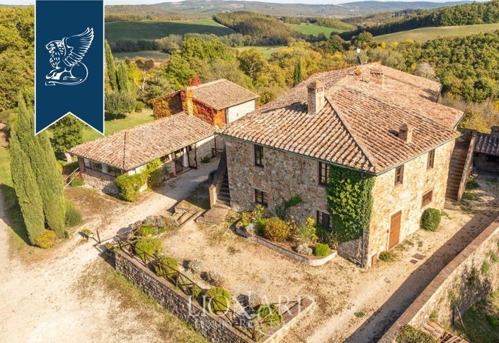 Image No.7-8 Bed Farmhouse for sale