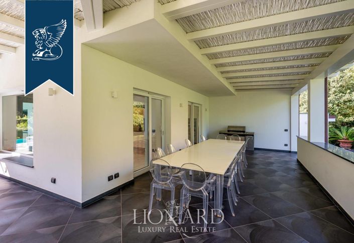 Image No.7-8 Bed Villa for sale