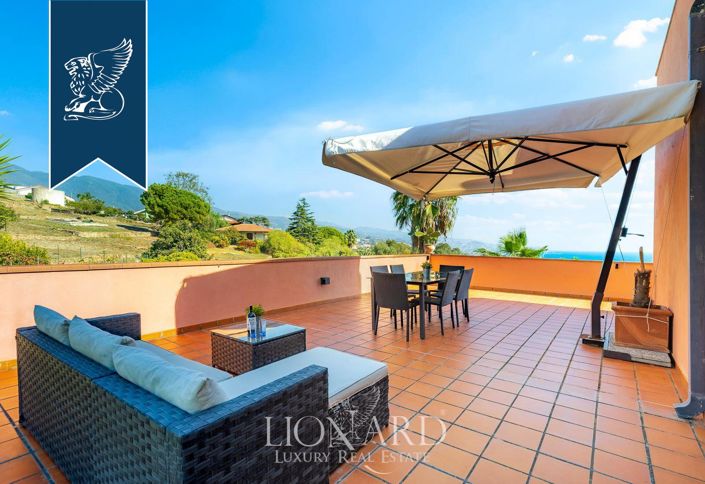 Image No.10-7 Bed Villa for sale