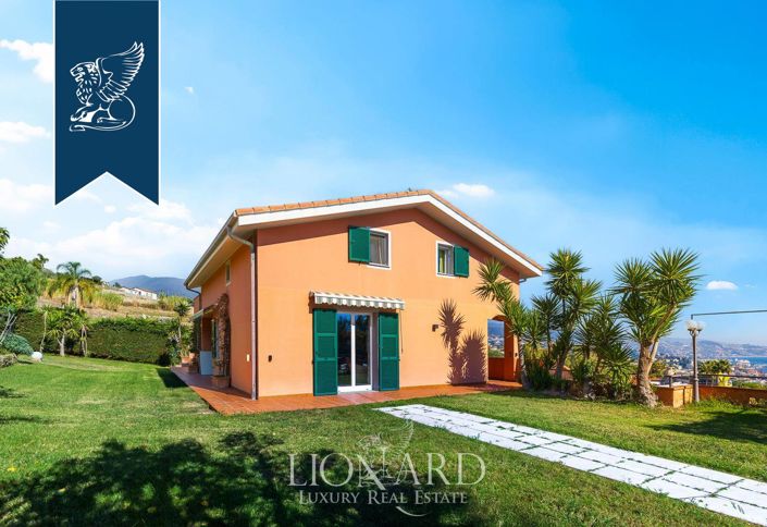 Image No.11-7 Bed Villa for sale