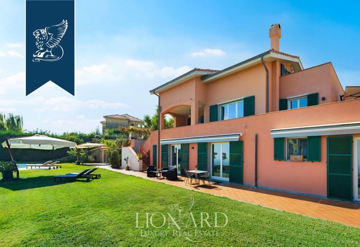 Image No.12-7 Bed Villa for sale