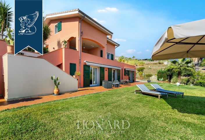 Image No.13-7 Bed Villa for sale