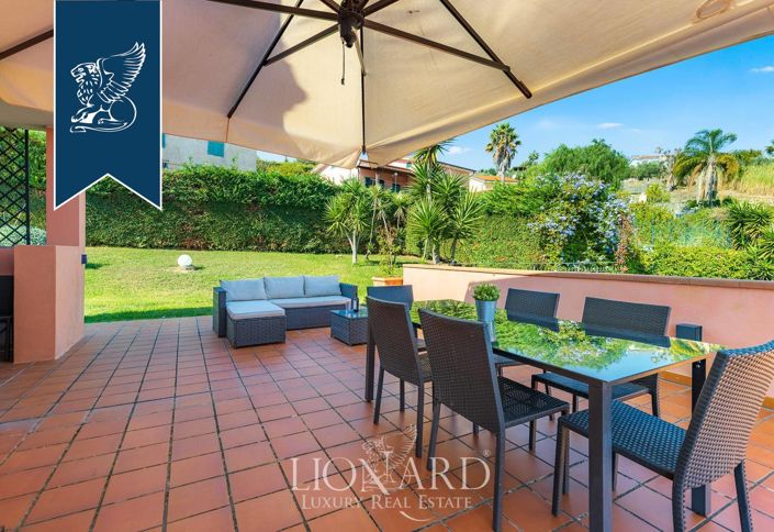 Image No.9-7 Bed Villa for sale