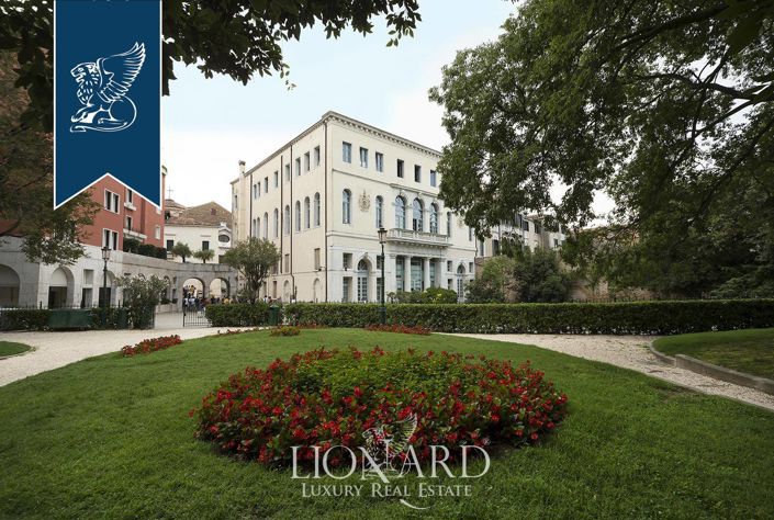 Image No.3-Propriété de 25 chambres à vendre à Venice