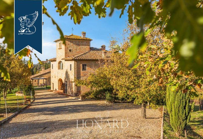 Image No.15-25 Bed Villa for sale