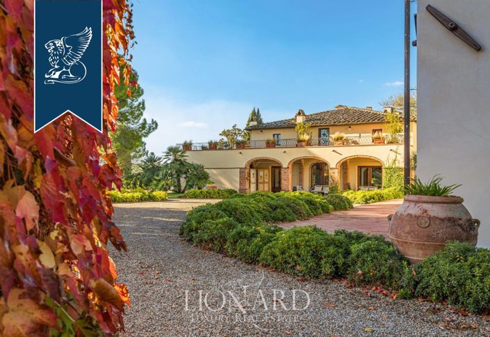 Image No.6-25 Bed Villa for sale