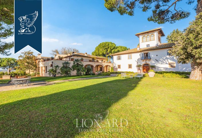 Image No.7-25 Bed Villa for sale