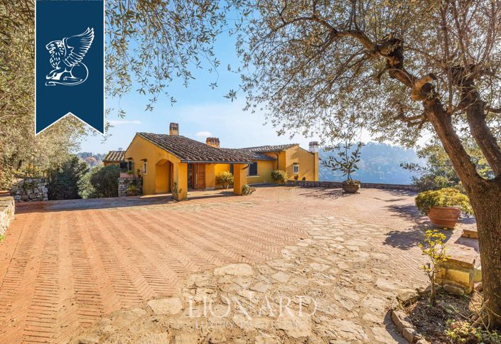 Image No.20-8 Bed Villa for sale