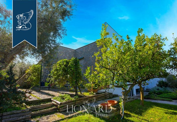 Image No.12-Villa de 10 chambres à vendre à Massa Lubrense