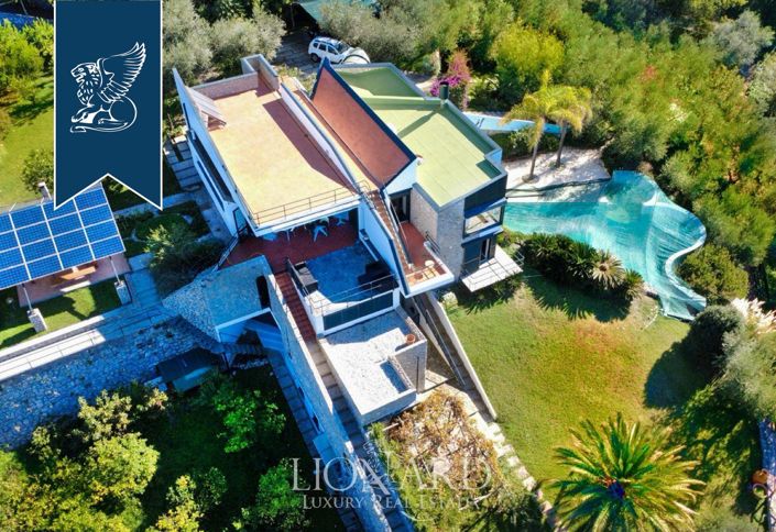 Image No.2-Villa de 10 chambres à vendre à Massa Lubrense