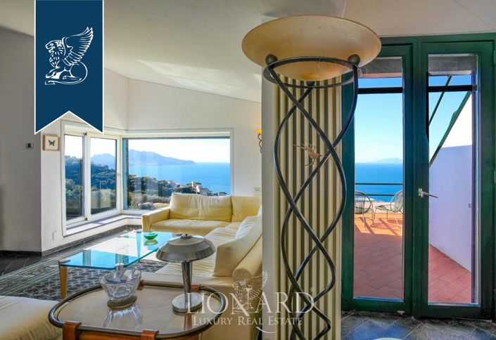 Image No.20-Villa de 10 chambres à vendre à Massa Lubrense