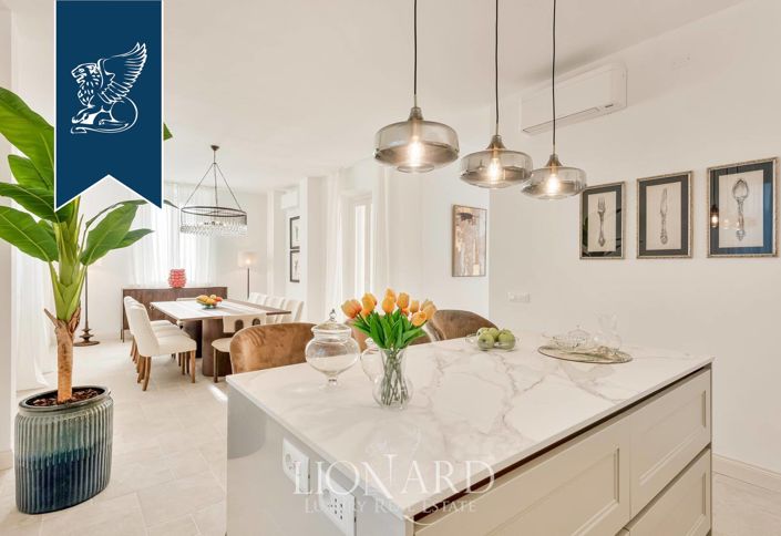 Image No.19-7 Bed Villa for sale