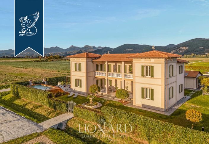 Image No.2-7 Bed Villa for sale