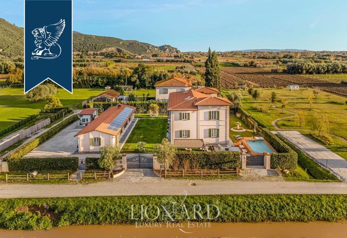 Image No.3-7 Bed Villa for sale