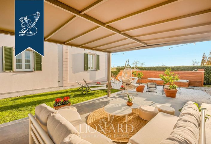 Image No.9-7 Bed Villa for sale