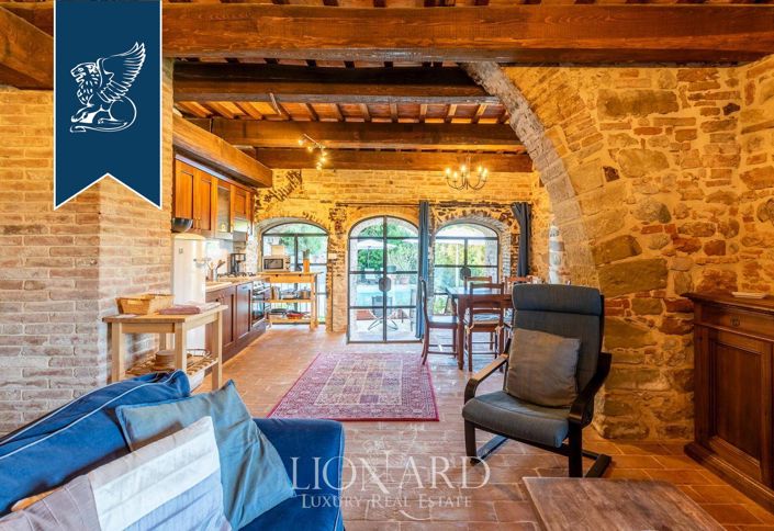 Image No.10-12 Bed Hotel for sale