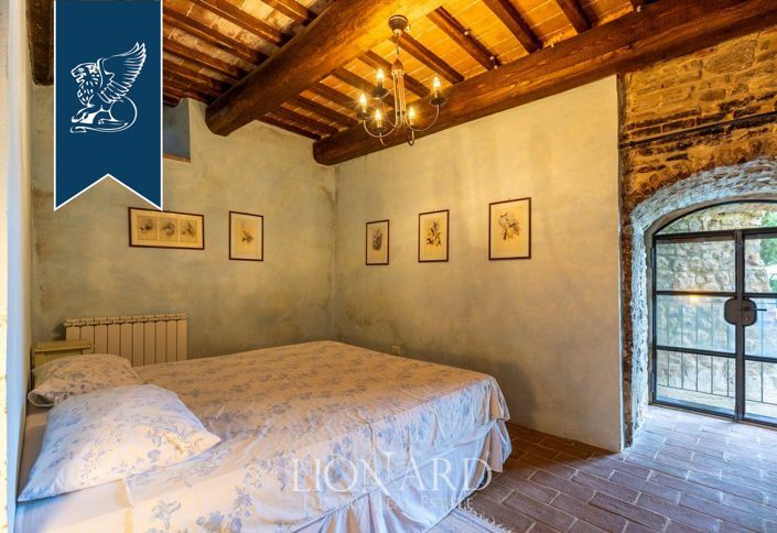 Image No.12-12 Bed Hotel for sale