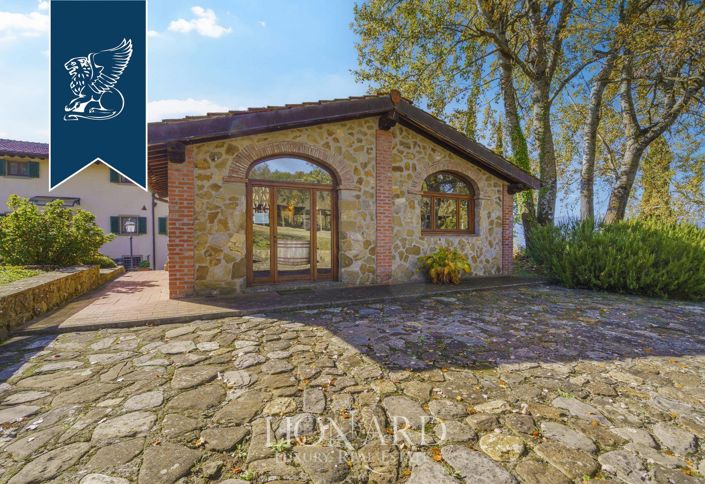 Image No.11-15 Bed Farmhouse for sale