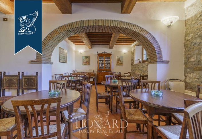 Image No.16-15 Bed Farmhouse for sale