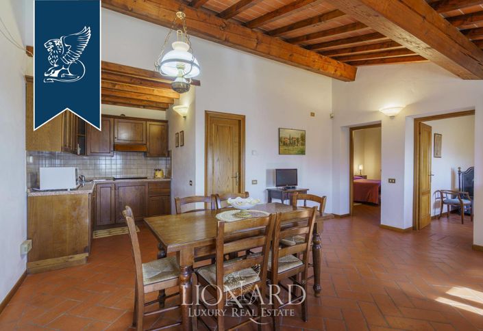 Image No.19-15 Bed Farmhouse for sale