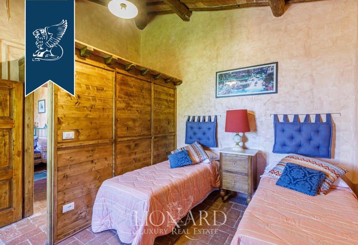 Image No.44-12 Bed Villa for sale