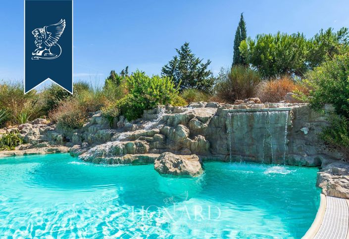 Image No.16-14 Bed Farmhouse for sale