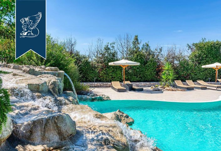 Image No.18-14 Bed Farmhouse for sale