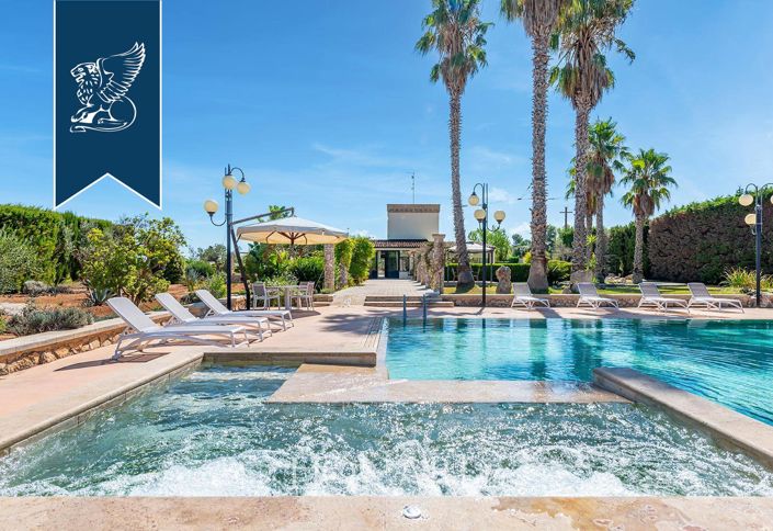 Image No.3-14 Bed Farmhouse for sale