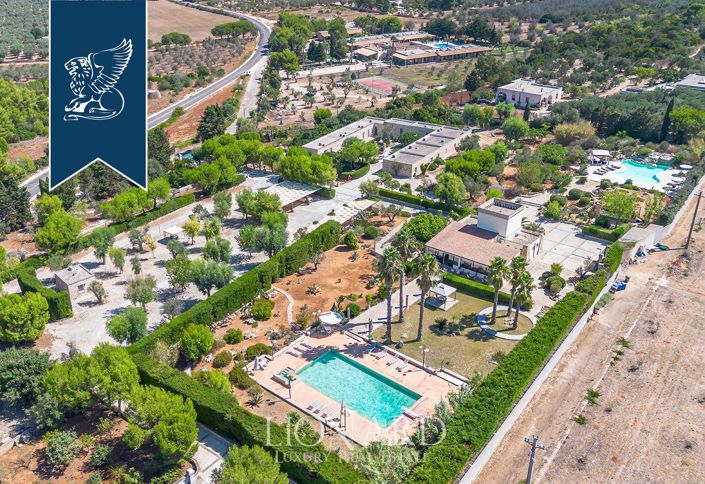 Image No.6-14 Bed Farmhouse for sale