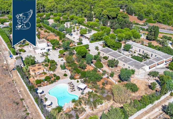 Image No.7-14 Bed Farmhouse for sale