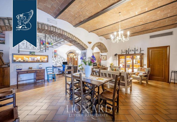 Image No.10-Ferme de 19 chambres à vendre à Chianciano Terme