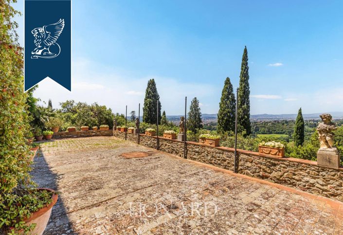 Image No.11-10 Bed Villa for sale