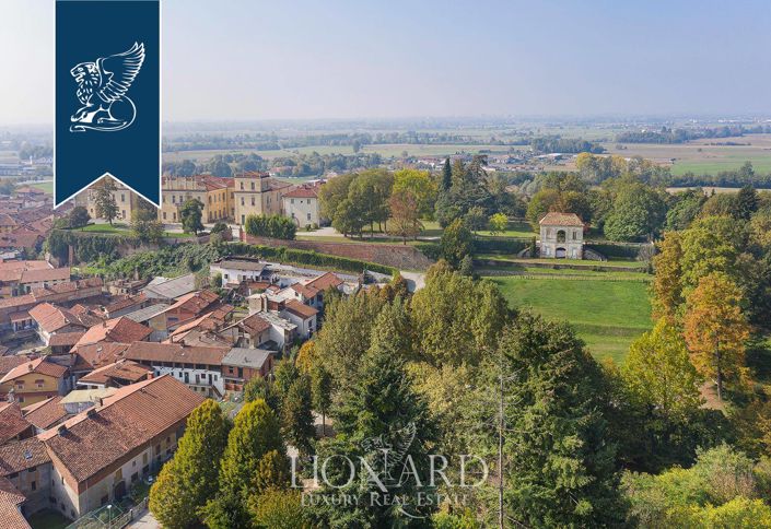 Image No.10-10 Bed Property for sale